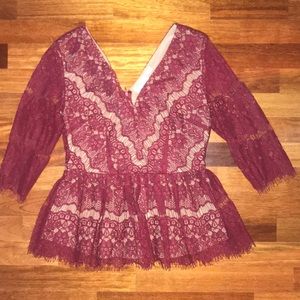 Maeve maroon lace & nude ¾ sleeve top, M